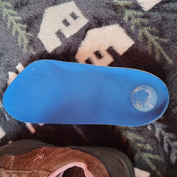 Keen Shoes - Size 2 - Picture 7 of 7